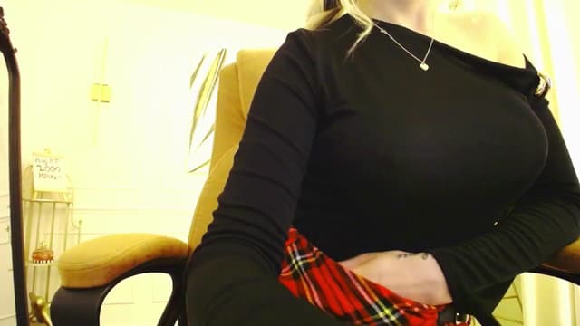 Gallery image thumbnail from K3lly's myfreecams stream on, 08/29/2025, 22:28 image 15 of 20