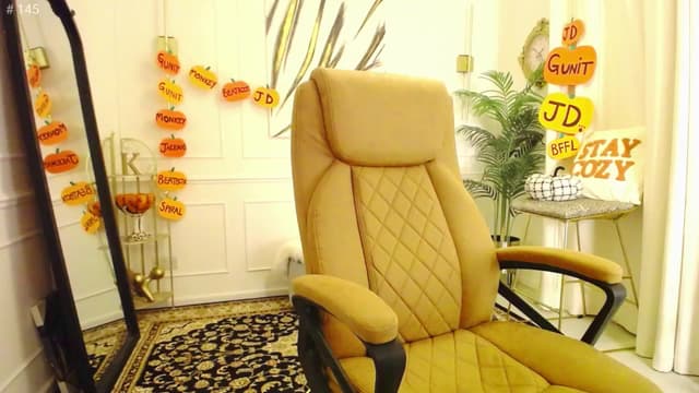 Gallery image thumbnail from K3lly's myfreecams stream on, 10/03/2025, 02:39 image 9 of 20