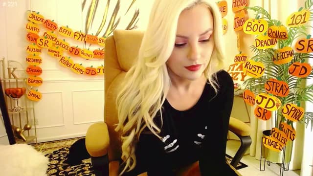 Gallery image thumbnail from K3lly's myfreecams stream on, 10/24/2025, 23:16 image 5 of 20