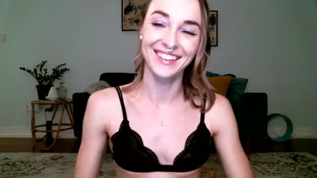 Gallery image thumbnail from K_O_A's myfreecams stream on, 11/27/2022, 10:03 image 13 of 20