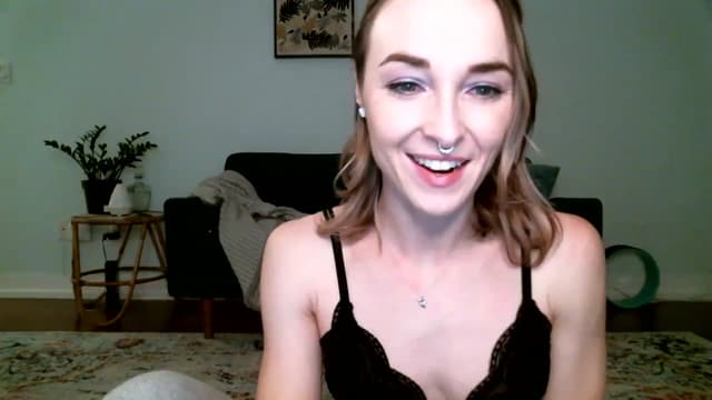 Gallery image thumbnail from K_O_A's myfreecams stream on, 11/27/2022, 10:03 image 7 of 20