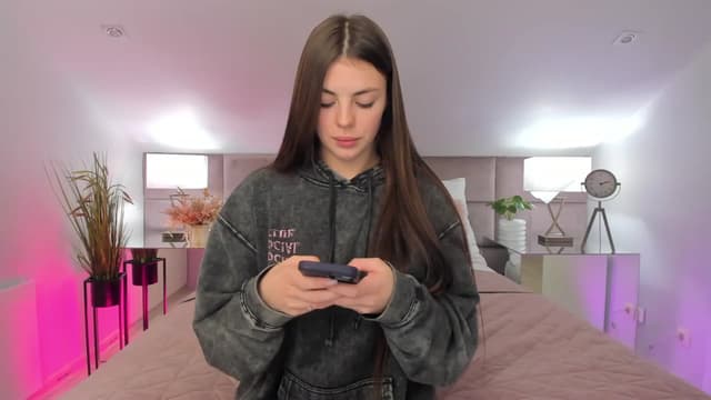 Gallery image thumbnail from KelSi's myfreecams stream on, 11/23/2023, 18:00 image 17 of 20