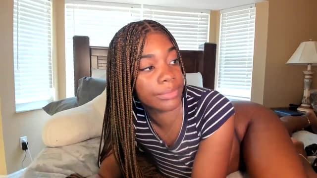 Gallery image thumbnail from Kiera's myfreecams stream on, 08/05/2024, 18:48 image 14 of 20