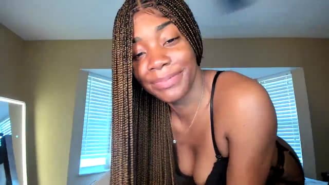 Gallery image thumbnail from Kiera's myfreecams stream on, 08/20/2024, 18:58 image 6 of 20