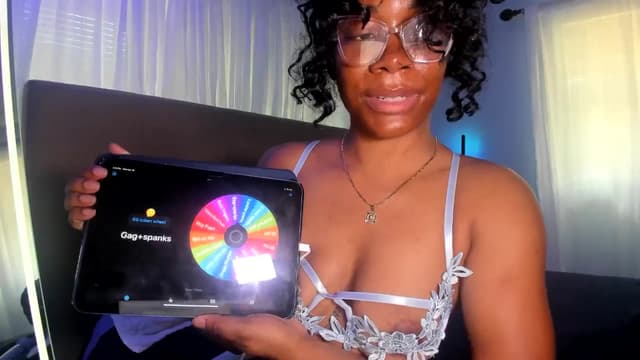 Gallery image thumbnail from Kiera's myfreecams stream on, 04/16/2025, 20:26 image 10 of 20