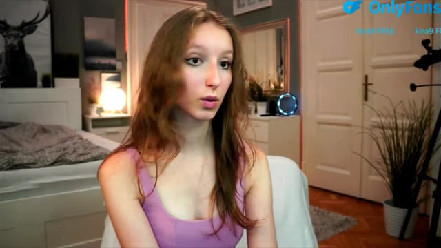 Gallery image thumbnail from Kira9's myfreecams stream on, 08/22/2025, 19:20 image 19 of 20
