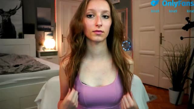 Gallery image thumbnail from Kira9's myfreecams stream on, 08/22/2025, 20:46 image 13 of 20
