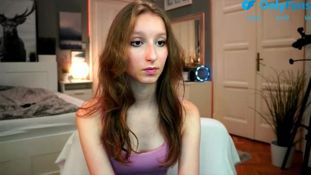 Gallery image thumbnail from Kira9's myfreecams stream on, 08/22/2025, 20:46 image 6 of 20