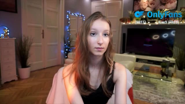 Gallery image thumbnail from Kira9's myfreecams stream on, 08/28/2025, 18:26 image 3 of 20