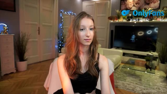 Gallery image thumbnail from Kira9's myfreecams stream on, 08/28/2025, 18:26 image 10 of 20