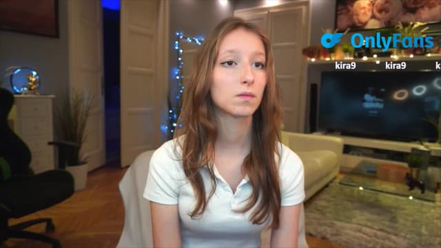 Gallery image thumbnail from Kira9's myfreecams stream on, 09/04/2025, 19:05 image 16 of 20