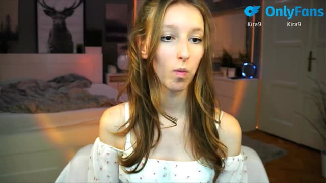 Gallery image thumbnail from Kira9's myfreecams stream on, 09/07/2025, 19:28 image 16 of 20