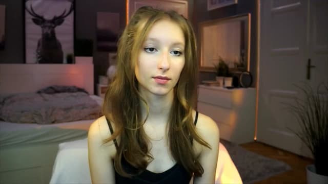 Gallery image thumbnail from Kira9's myfreecams stream on, 09/12/2025, 17:47 image 16 of 20