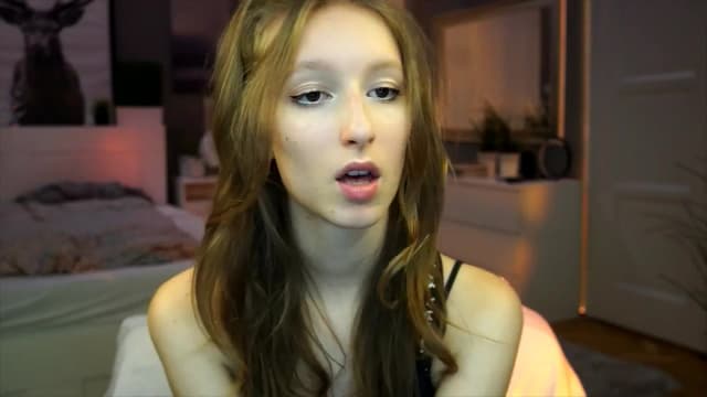 Gallery image thumbnail from Kira9's myfreecams stream on, 09/12/2025, 18:50 image 6 of 20