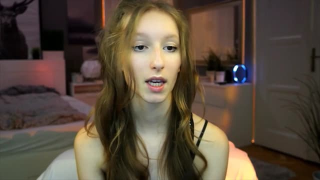 Gallery image thumbnail from Kira9's myfreecams stream on, 09/12/2025, 21:56 image 15 of 20