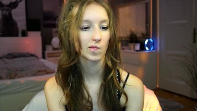 Gallery image thumbnail from Kira9's myfreecams stream on, 09/12/2025, 21:56 image 6 of 20