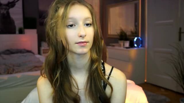 Gallery image thumbnail from Kira9's myfreecams stream on, 09/12/2025, 21:56 image 10 of 20