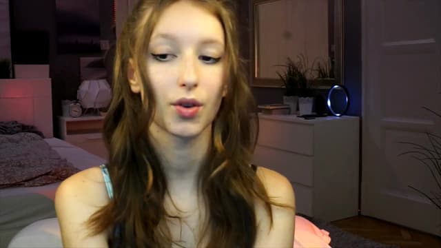 Gallery image thumbnail from Kira9's myfreecams stream on, 09/13/2025, 19:06 image 8 of 20