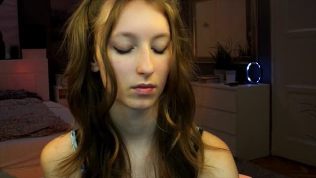 Gallery image thumbnail from Kira9's myfreecams stream on, 09/13/2025, 20:01 image 1 of 20