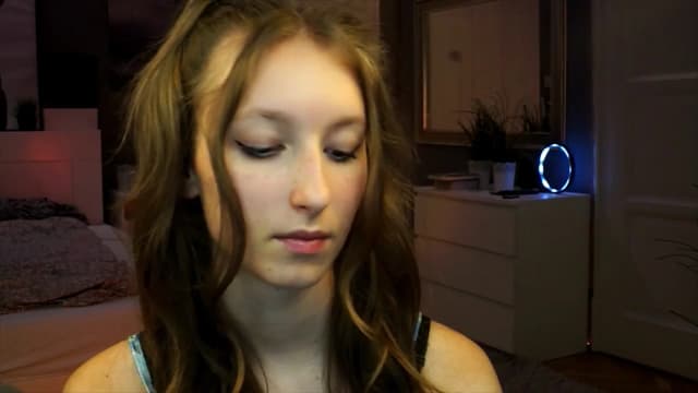 Gallery image thumbnail from Kira9's myfreecams stream on, 09/13/2025, 20:01 image 19 of 20
