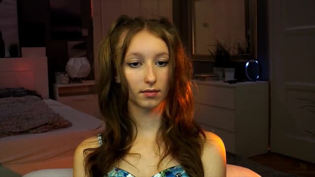 Gallery image thumbnail from Kira9's myfreecams stream on, 09/13/2025, 20:01 image 6 of 20
