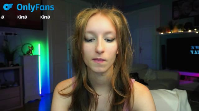 Gallery image thumbnail from Kira9's myfreecams stream on, 09/18/2025, 19:14 image 8 of 20