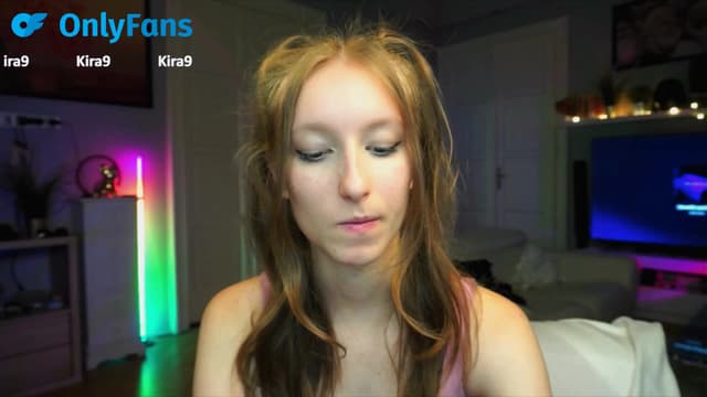 Gallery image thumbnail from Kira9's myfreecams stream on, 09/18/2025, 19:14 image 16 of 20