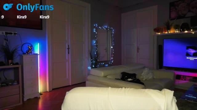 Gallery image thumbnail from Kira9's myfreecams stream on, 09/18/2025, 19:58 image 15 of 20