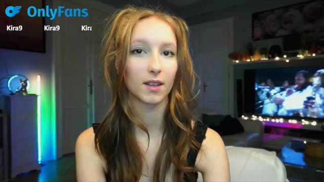 Gallery image thumbnail from Kira9's myfreecams stream on, 09/19/2025, 18:13 image 14 of 20