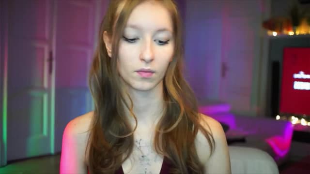 Gallery image thumbnail from Kira9's myfreecams stream on, 10/04/2025, 17:00 image 12 of 20
