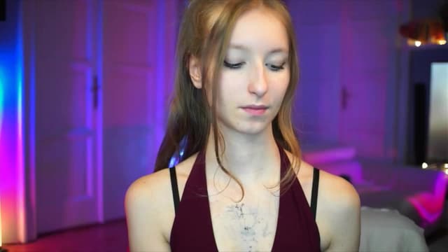 Gallery image thumbnail from Kira9's myfreecams stream on, 10/04/2025, 19:48 image 3 of 20