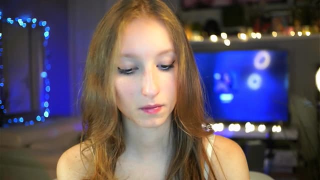 Gallery image thumbnail from Kira9's myfreecams stream on, 10/09/2025, 21:44 image 15 of 20