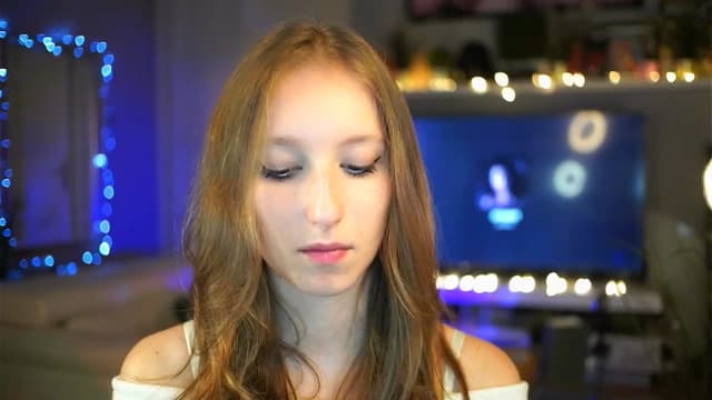 Gallery image thumbnail from Kira9's myfreecams stream on, 10/09/2025, 21:44 image 12 of 20