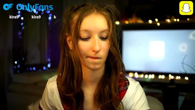 Gallery image thumbnail from Kira9's myfreecams stream on, 10/16/2025, 19:21 image 15 of 20
