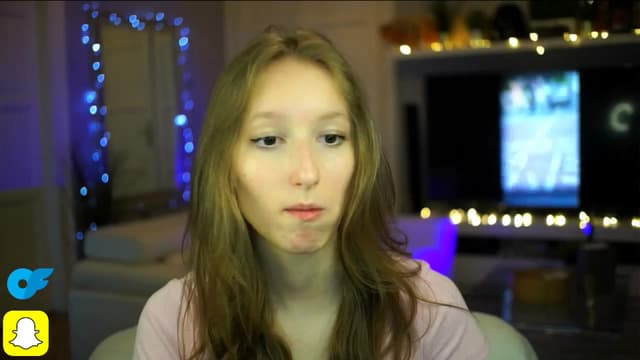 Gallery image thumbnail from Kira9's myfreecams stream on, 10/17/2025, 16:28 image 12 of 20