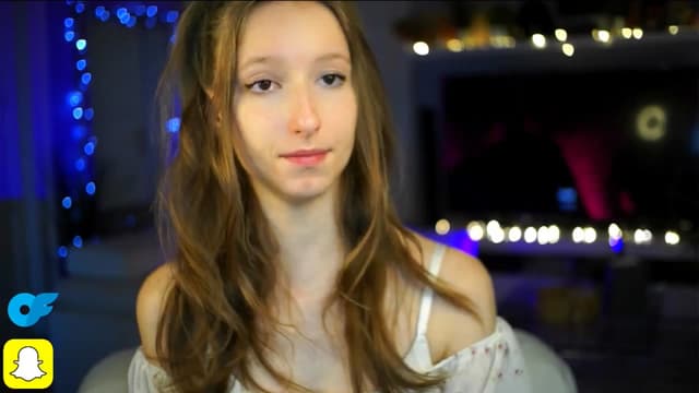 Gallery image thumbnail from Kira9's myfreecams stream on, 10/18/2025, 18:37 image 12 of 20