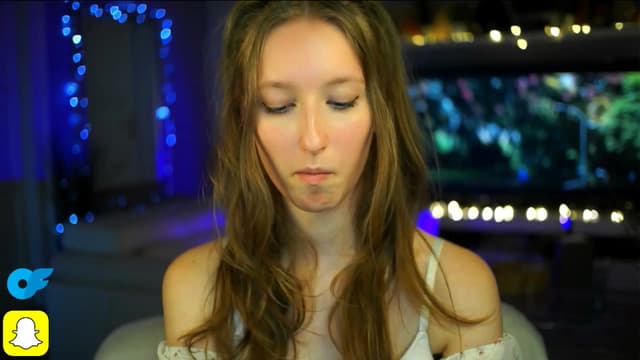 Gallery image thumbnail from Kira9's myfreecams stream on, 10/18/2025, 21:38 image 18 of 20