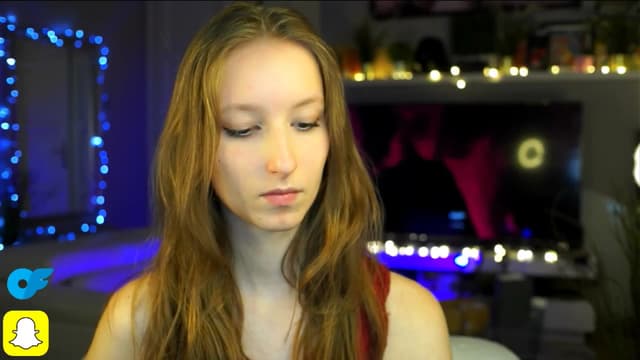 Gallery image thumbnail from Kira9's myfreecams stream on, 10/19/2025, 21:39 image 9 of 20