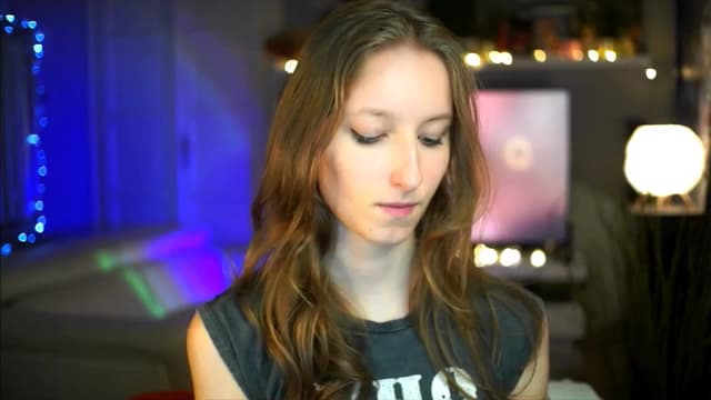 Gallery image thumbnail from Kira9's myfreecams stream on, 10/25/2025, 19:52 image 6 of 20