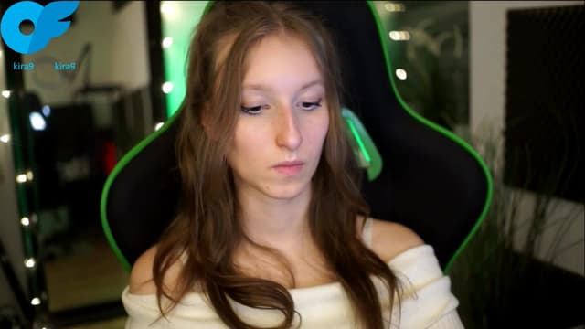 Gallery image thumbnail from Kira9's myfreecams stream on, 11/08/2025, 20:33 image 3 of 20