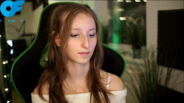 Gallery image thumbnail from Kira9's myfreecams stream on, 11/08/2025, 22:25 image 14 of 20