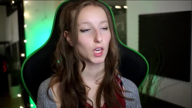 Gallery image thumbnail from Kira9's myfreecams stream on, 11/14/2025, 17:09 image 15 of 20