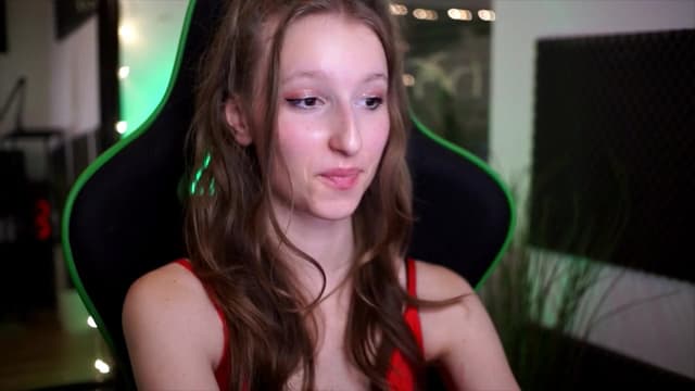Gallery image thumbnail from Kira9's myfreecams stream on, 11/16/2025, 19:22 image 9 of 20