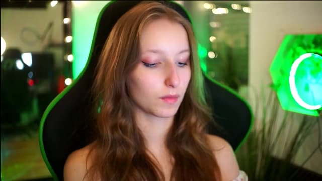 Gallery image thumbnail from Kira9's myfreecams stream on, 11/22/2025, 20:47 image 5 of 20