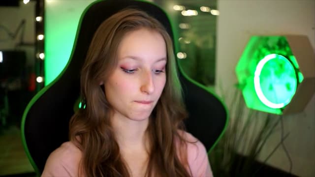 Gallery image thumbnail from Kira9's myfreecams stream on, 11/23/2025, 21:27 image 1 of 20