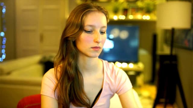 Gallery image thumbnail from Kira9's myfreecams stream on, 12/07/2025, 23:10 image 4 of 20