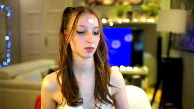 Gallery image thumbnail from Kira9's myfreecams stream on, 12/12/2025, 20:33 image 16 of 20