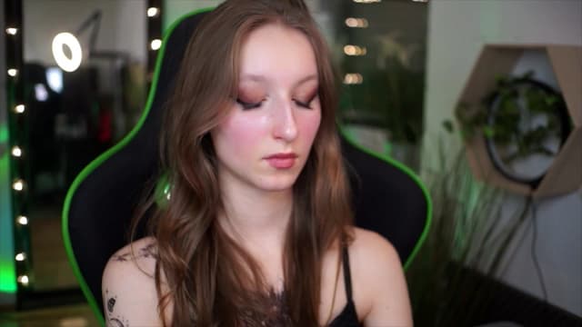 Gallery image thumbnail from Kira9's myfreecams stream on, 01/01/2026, 17:06 image 10 of 20