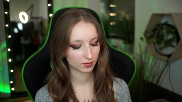 Gallery image thumbnail from Kira9's myfreecams stream on, 01/01/2026, 19:49 image 13 of 20