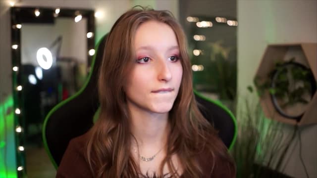 Gallery image thumbnail from Kira9's myfreecams stream on, 01/02/2026, 20:18 image 4 of 20